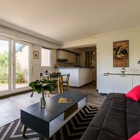 Amarra Apartment
